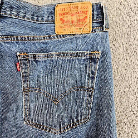 Levis Jeans Mens 36x30 Blue 505 Straight Leg Denim Work Pants - Picture 1 of 16